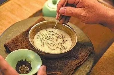 在茶飲上拉花、雕花   宋朝人就會(huì)了