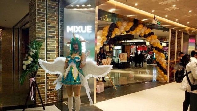 蜜雪冰城升級店，絕非提價和空間升級那么簡單……